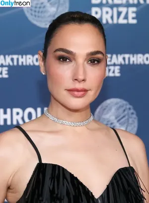 gal_gadot / inked_hriss фото голая #3056