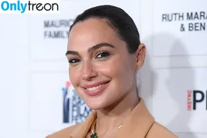 gal_gadot / inked_hriss фото голая #3059
