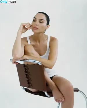 gal_gadot / inked_hriss nude photo #3218