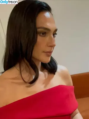 gal_gadot / inked_hriss nude photo #3222