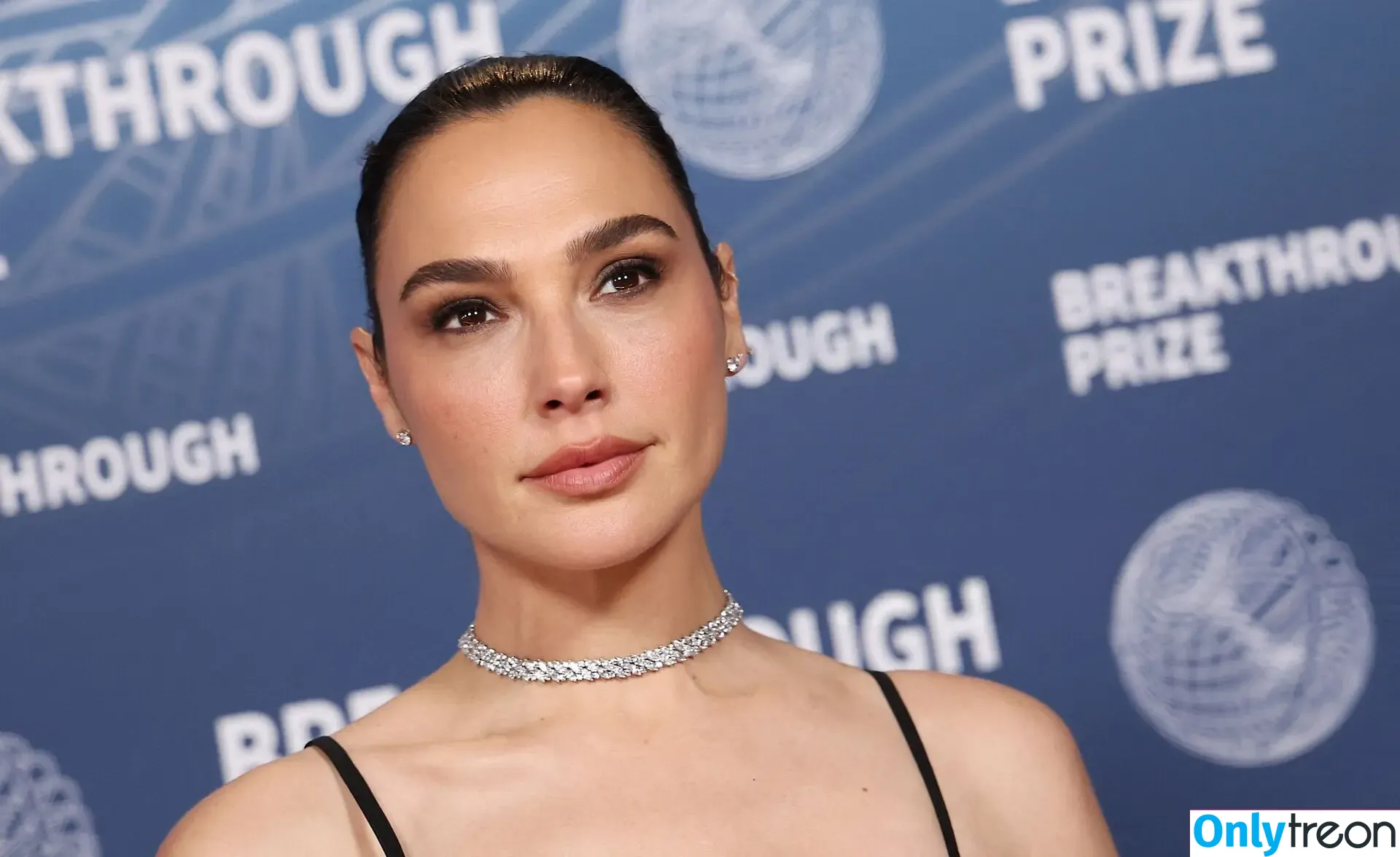 gal_gadot голая photo #3030 (inked_hriss)
