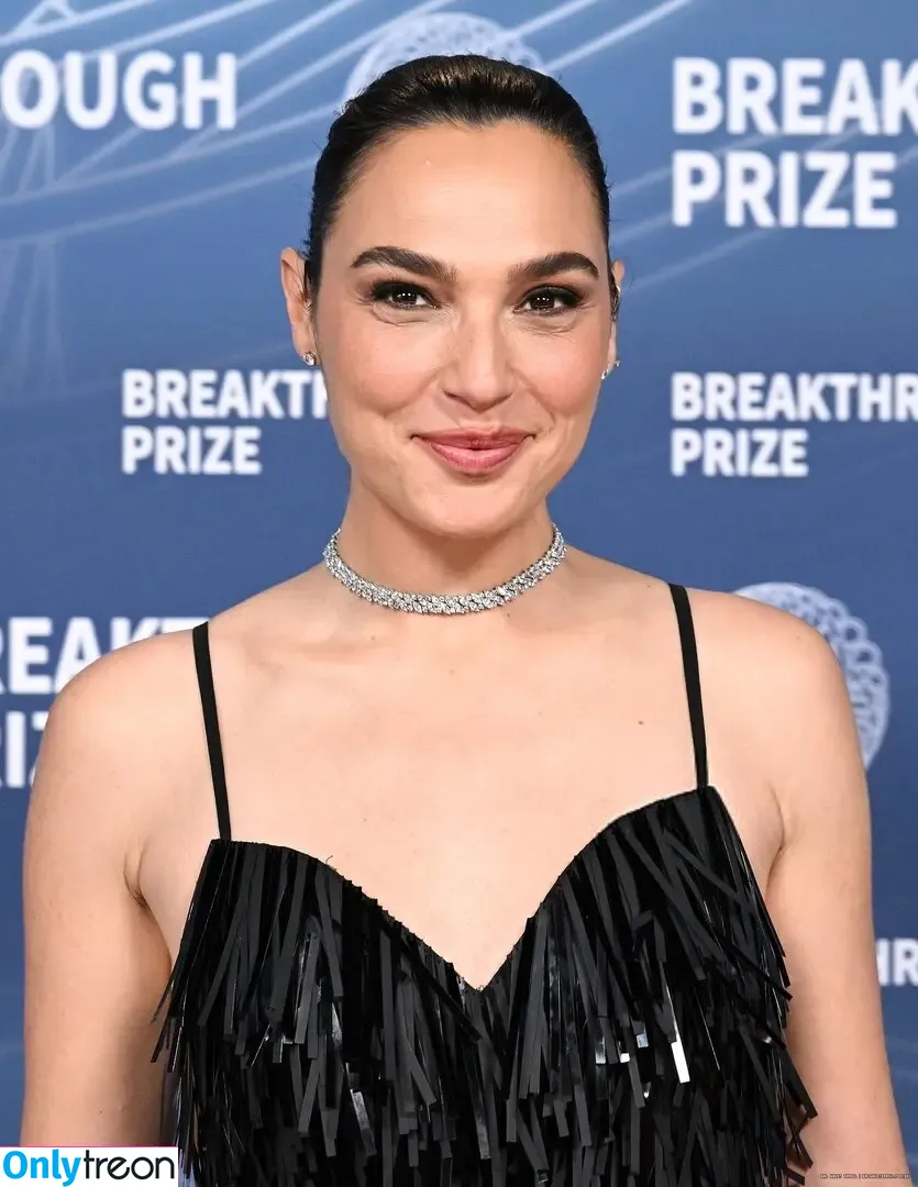 gal_gadot голая photo #3032 (inked_hriss)