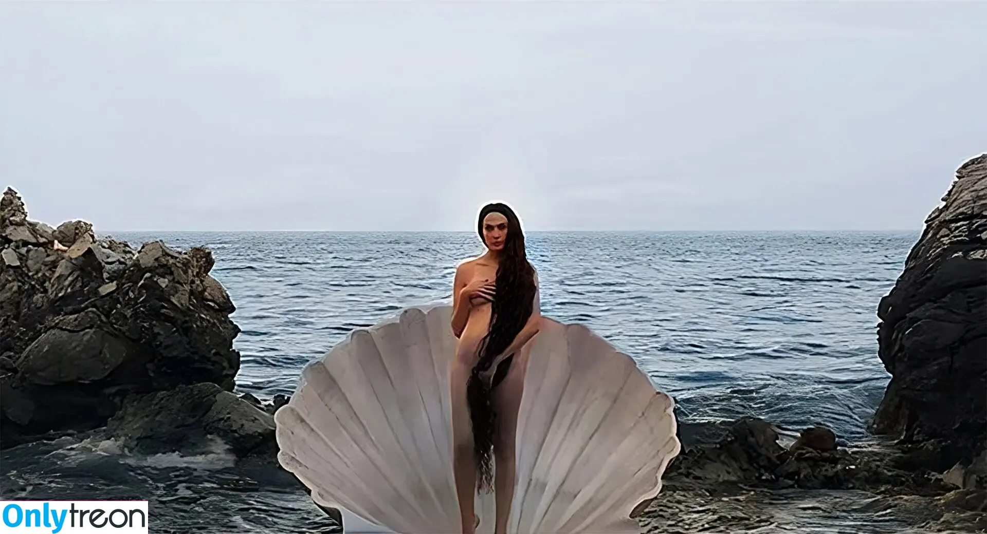 gal_gadot nude photo #3173 (inked_hriss)