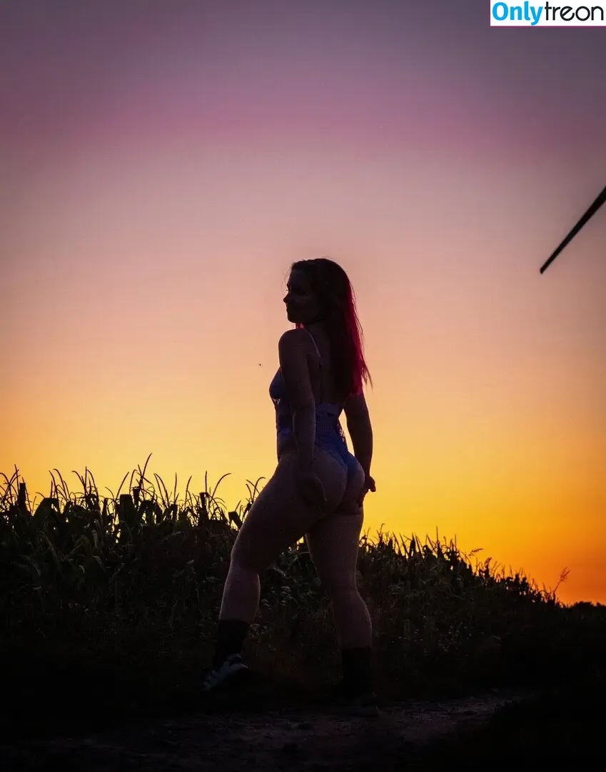 Galaxienwolf nude photo #0011 (Galaxienwolf)