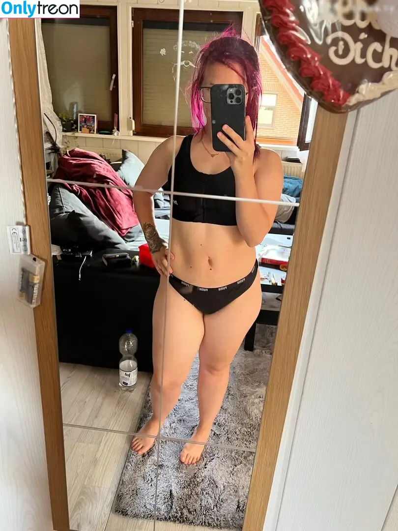 Galaxienwolf nude photo #0028 (Galaxienwolf)