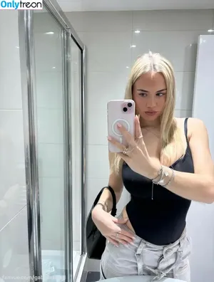 Gazygabz3 / Gabi.daviesx nude photo #0127