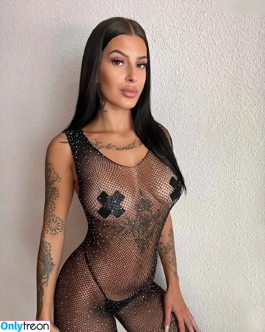 Geilenachbarin_21 nude photo #0026 (Geilenachbarin_21)
