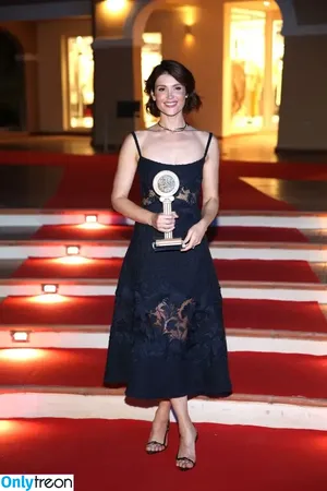 Gemma Arterton / gemmaartertonitalia фото голая #0243