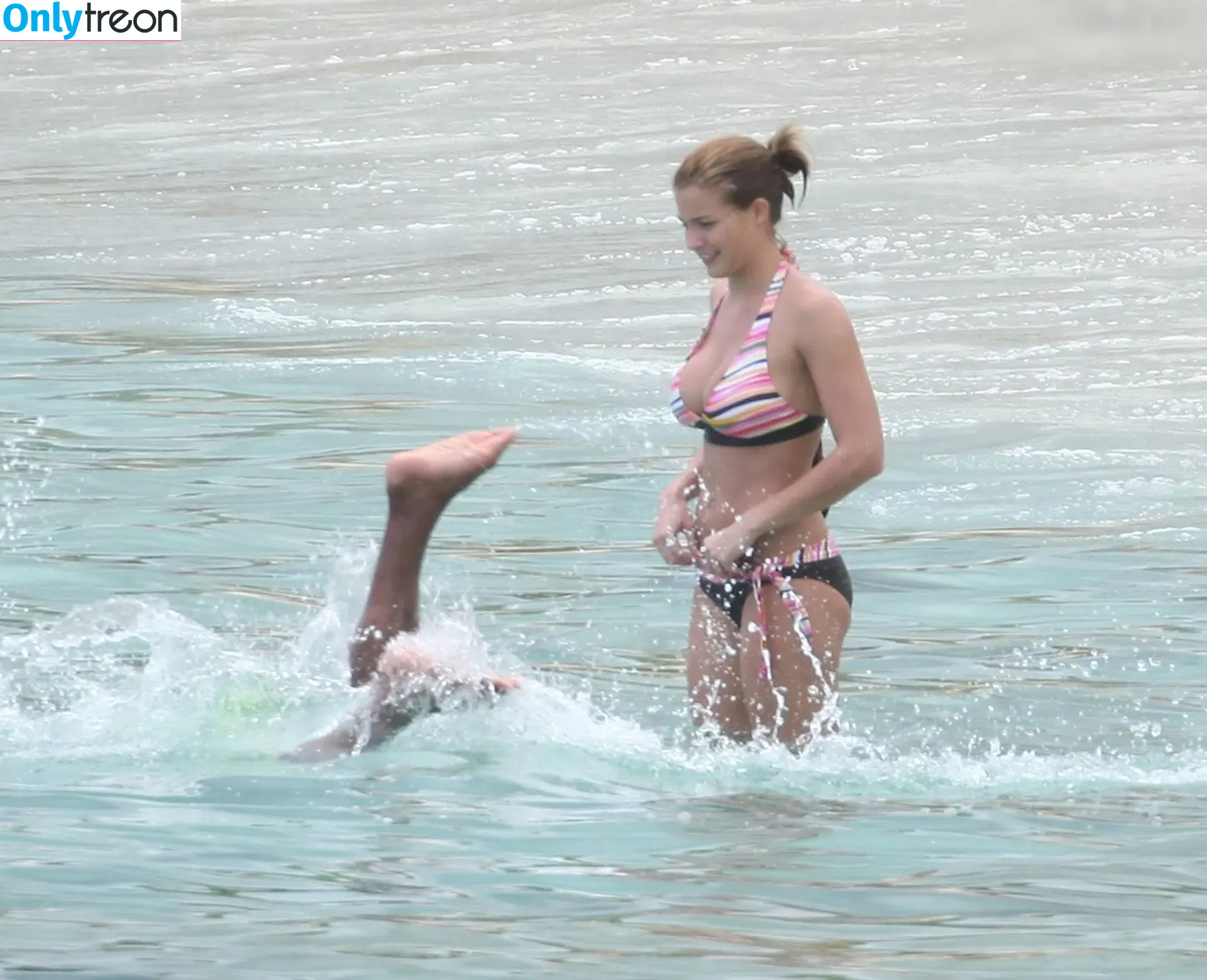 Gemma Atkinson голая photo #1029 (MissGAtkinson / glouiseatkinson)