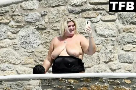 Gemma Collins / gemmacollins фото голая #0002