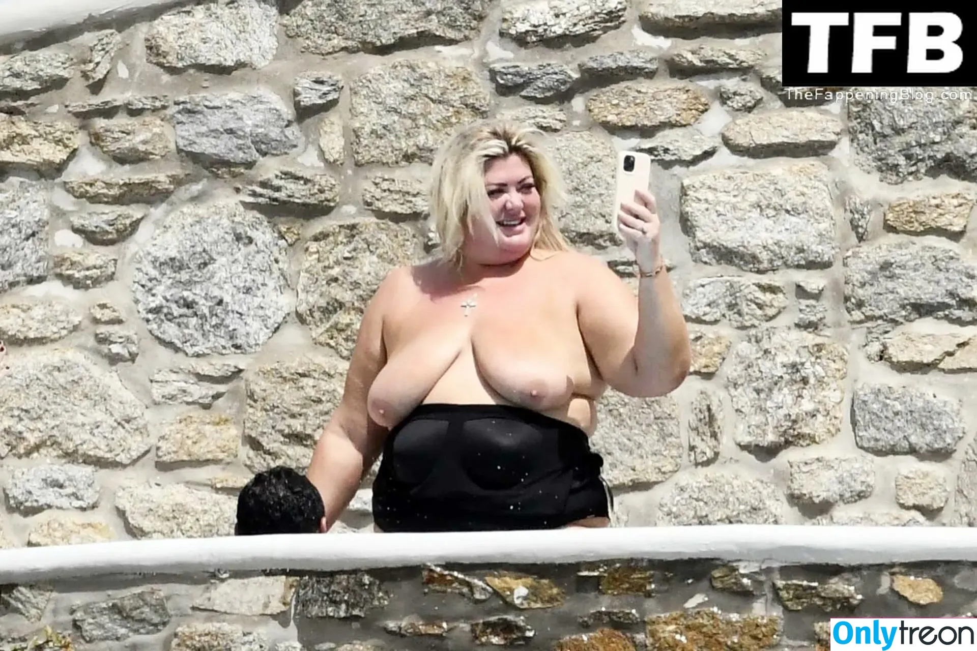 Gemma Collins голая photo #0002 (gemmacollins)