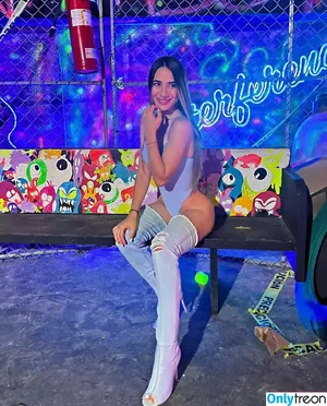 genesisperlaez / genesisgamez10 / genesisperlaeztv фото голая #0020