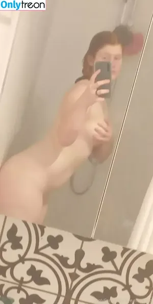  nude photo #0002