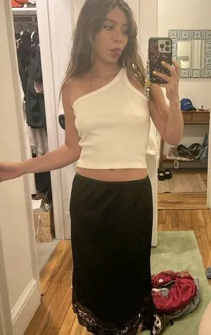 Genevieve Hannelius / ghannelius nude photo #0007