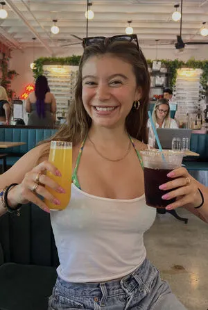 Genevieve Hannelius / ghannelius nude photo #0035