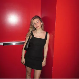Genevieve Hannelius / ghannelius nude photo #0122