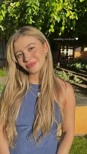 Genevieve Hannelius / ghannelius nude photo #0155
