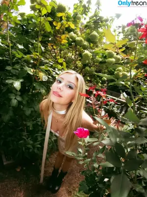 Genevieve Hannelius / ghannelius nude photo #0463