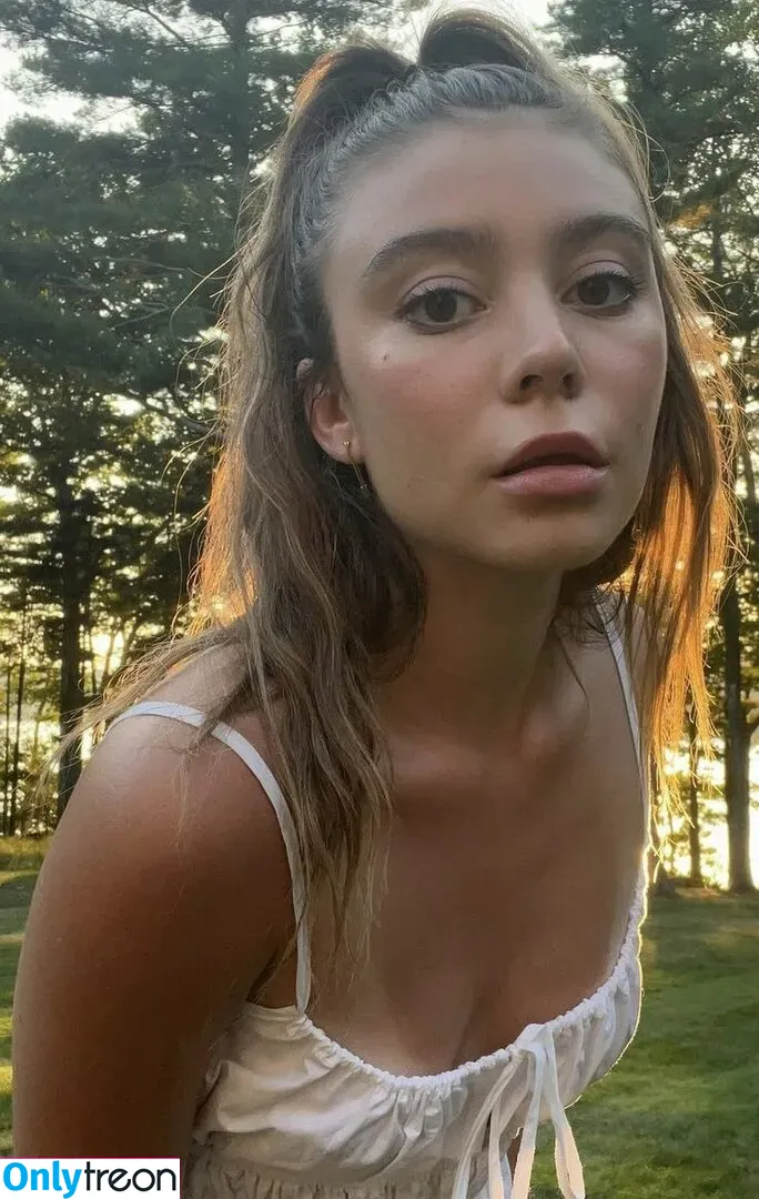 Genevieve Hannelius nude photo #0005 (ghannelius)