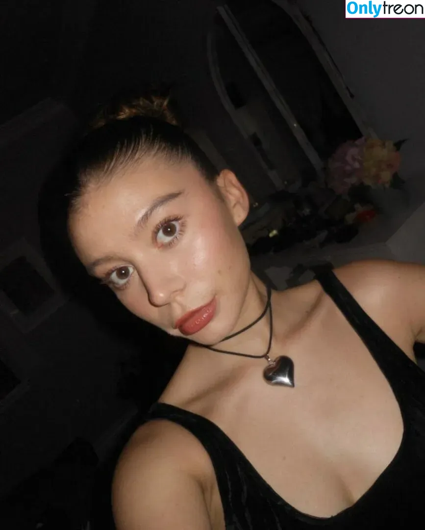 Genevieve Hannelius nude photo #0012 (ghannelius)
