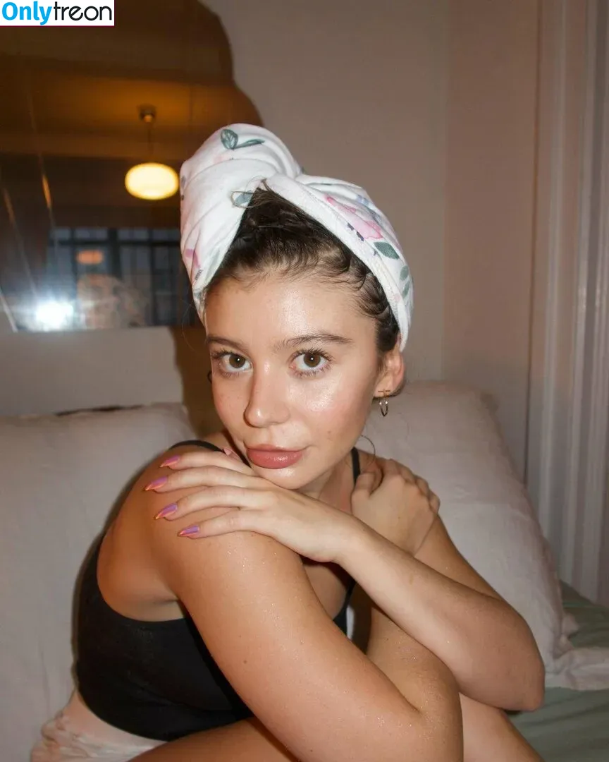 Genevieve Hannelius nude photo #0014 (ghannelius)