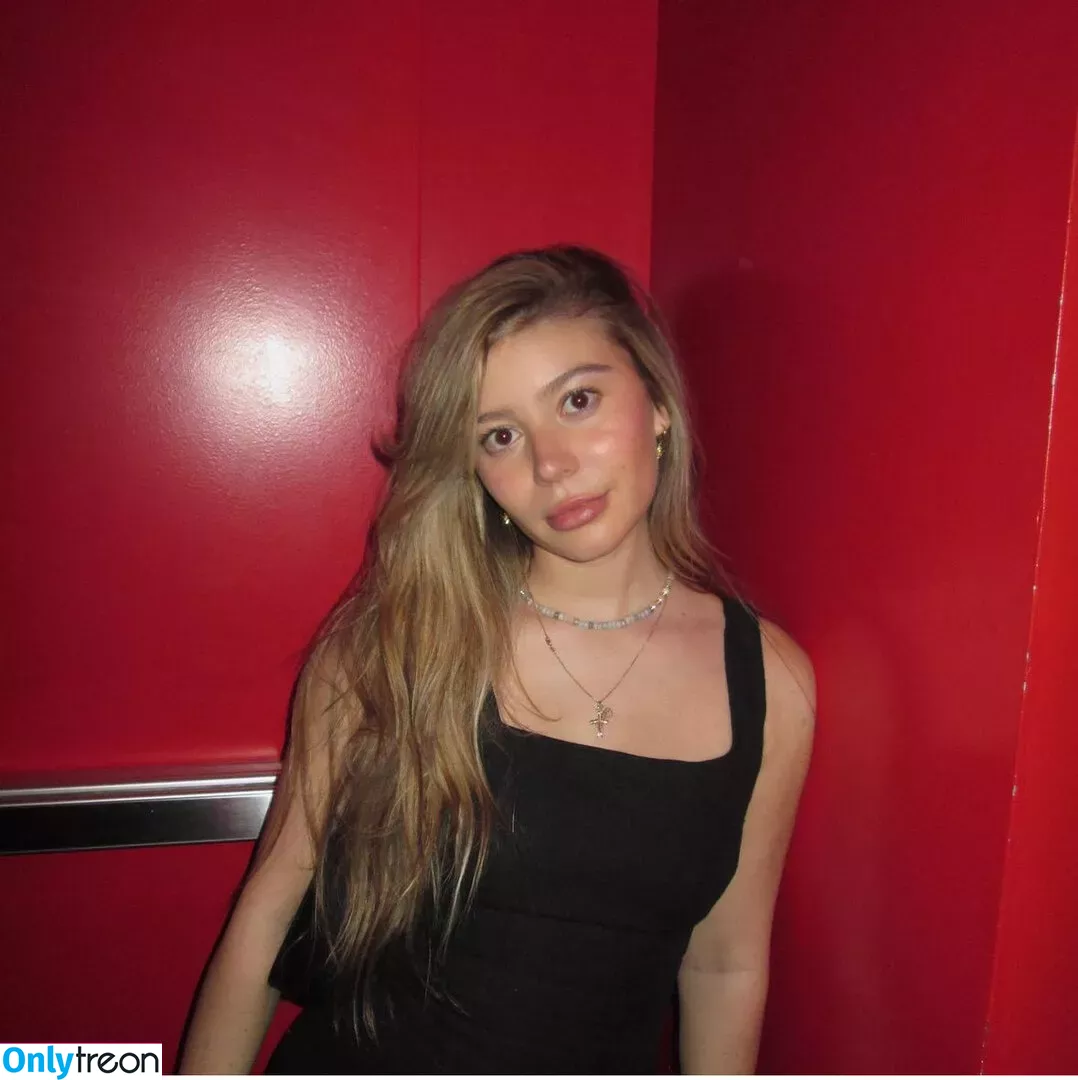 Genevieve Hannelius nude photo #0121 (ghannelius)