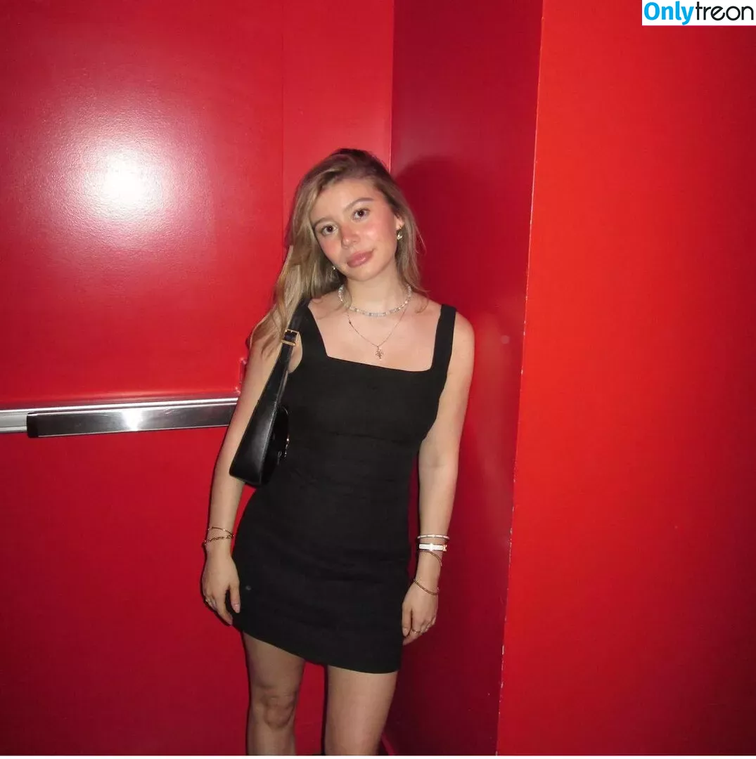 Genevieve Hannelius nude photo #0122 (ghannelius)