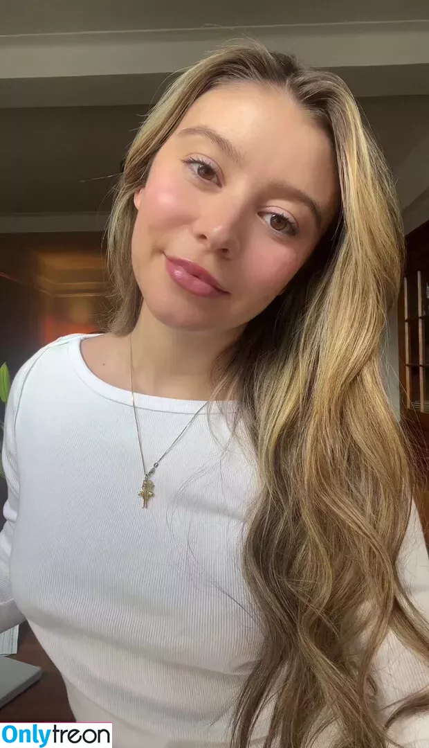 Genevieve Hannelius nude photo #0231 (ghannelius)