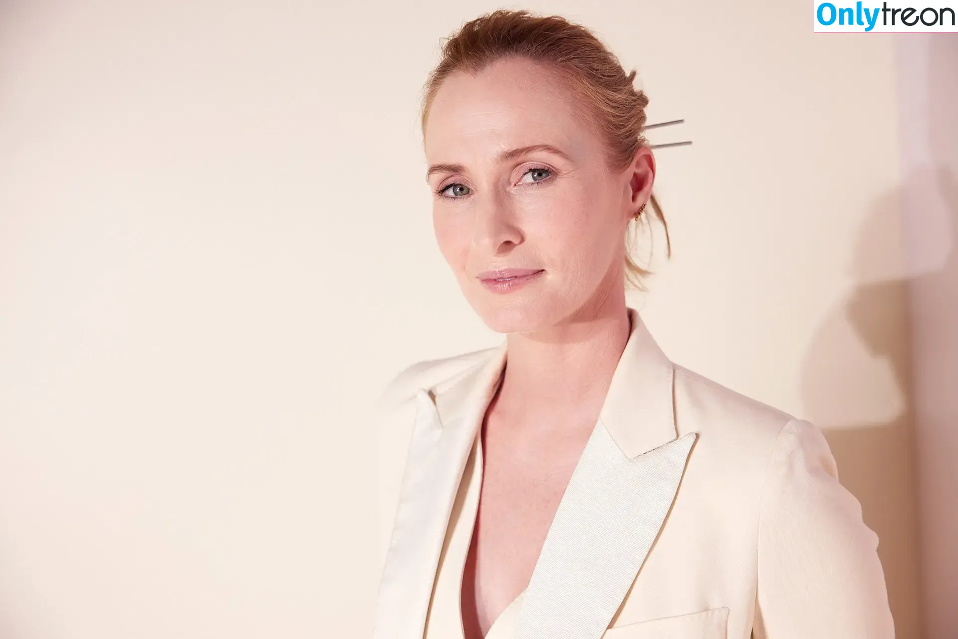 Genevieve O'Reilly голая photo #0030 (oreillygenevieve)