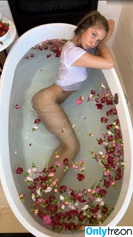 Genie Exum nude photo #0017 (genieeexumm)