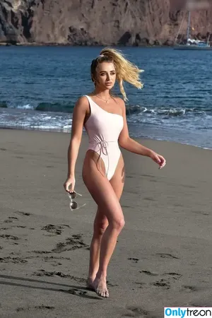 Georgia Harrison / georgialouiseharrison nude photo #0220