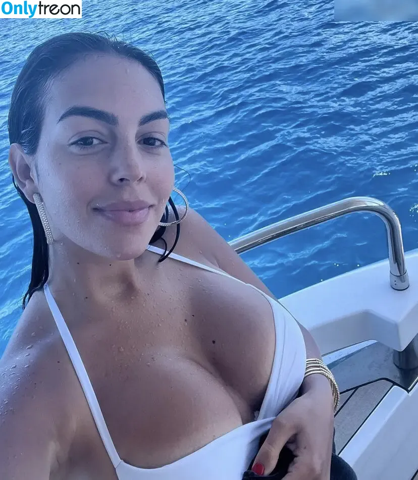 Georgina Rodriguez Hernández nude photo #0016 (georginagio)