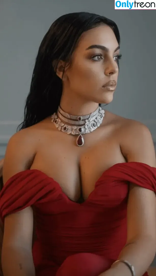 Georgina Rodriguez Hernández nude photo #0040 (georginagio)