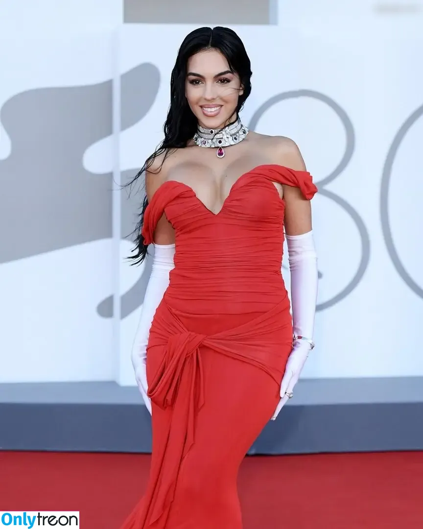 Georgina Rodriguez Hernández nude photo #0050 (georginagio)