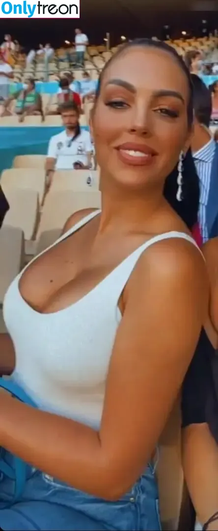 Georgina Rodriguez Hernández nude photo #0070 (georginagio)