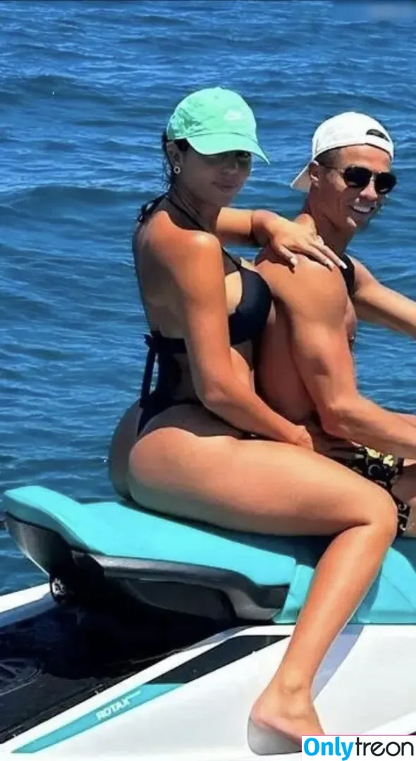 Georgina Rodriguez Hernández nude photo #0073 (georginagio)