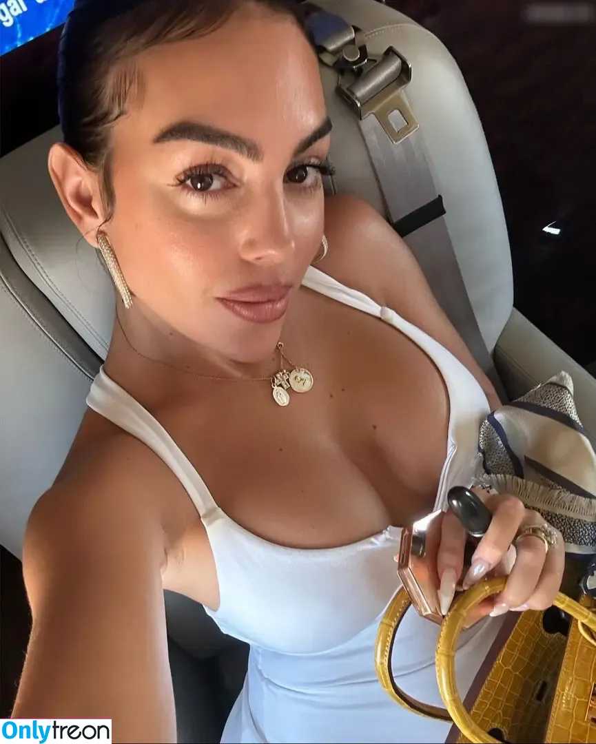 Georgina Rodriguez Hernández nude photo #0098 (georginagio)