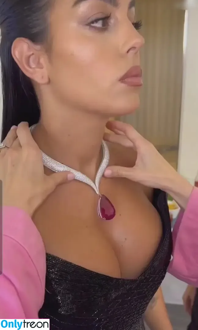 Georgina Rodriguez Hernández nude photo #0186 (georginagio)