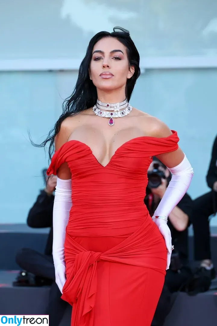 Georgina Rodriguez голая photo #0070 (georginagio)