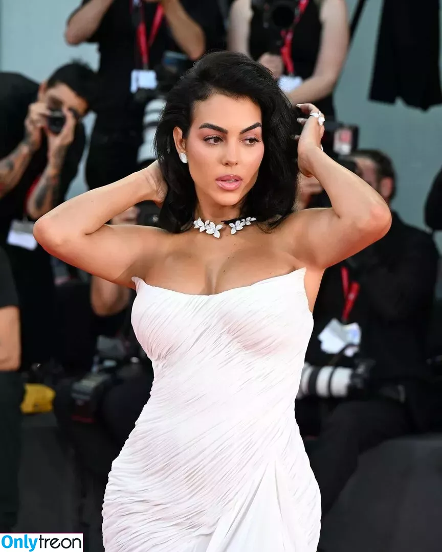 Georgina Rodriguez голая photo #0114 (georginagio)