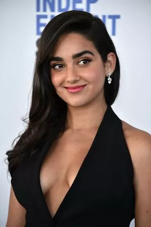 Geraldine Viswanathan / yoyogeraldine nude photo #0085