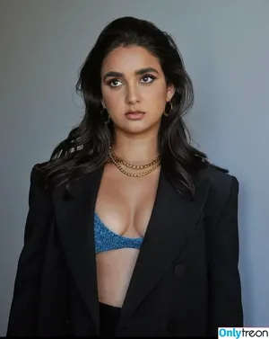 Geraldine Viswanathan / yoyogeraldine nude photo #0167