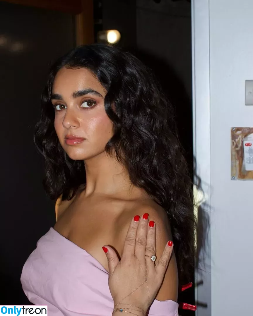 Geraldine Viswanathan nude photo #0075 (yoyogeraldine)