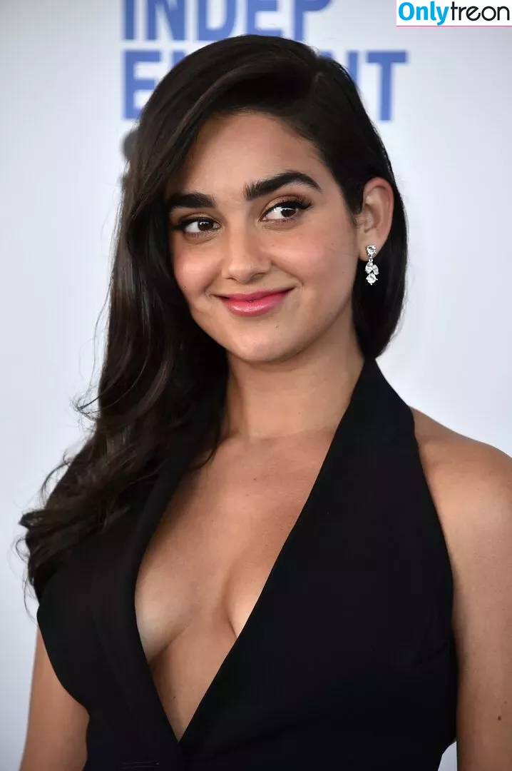 Geraldine Viswanathan nude photo #0085 (yoyogeraldine)