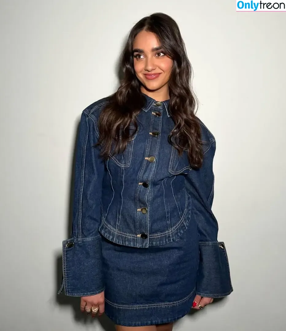 Geraldine Viswanathan nude photo #0131 (yoyogeraldine)
