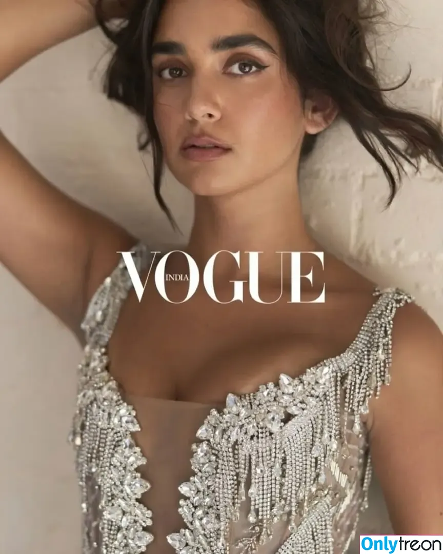 Geraldine Viswanathan nude photo #0149 (yoyogeraldine)