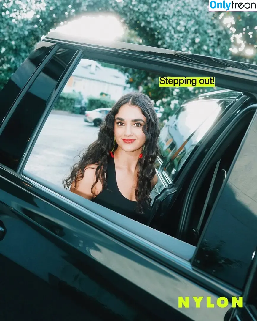 Geraldine Viswanathan голая photo #0181 (yoyogeraldine)