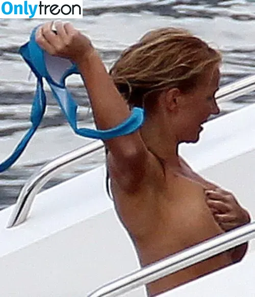 Geri Halliwell nude photo #0006 (GeriHalliwell / therealgerihalliwell)