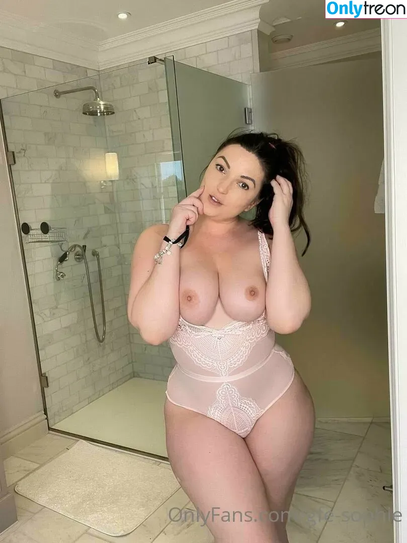 gfe-sophie nude photo #0021 (sophieeoneill_)