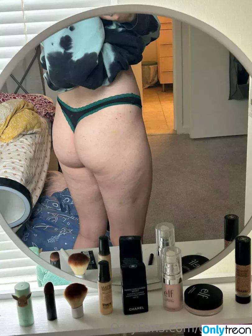 ggx0x0x nude photo #0029 (gigiwhitetara)
